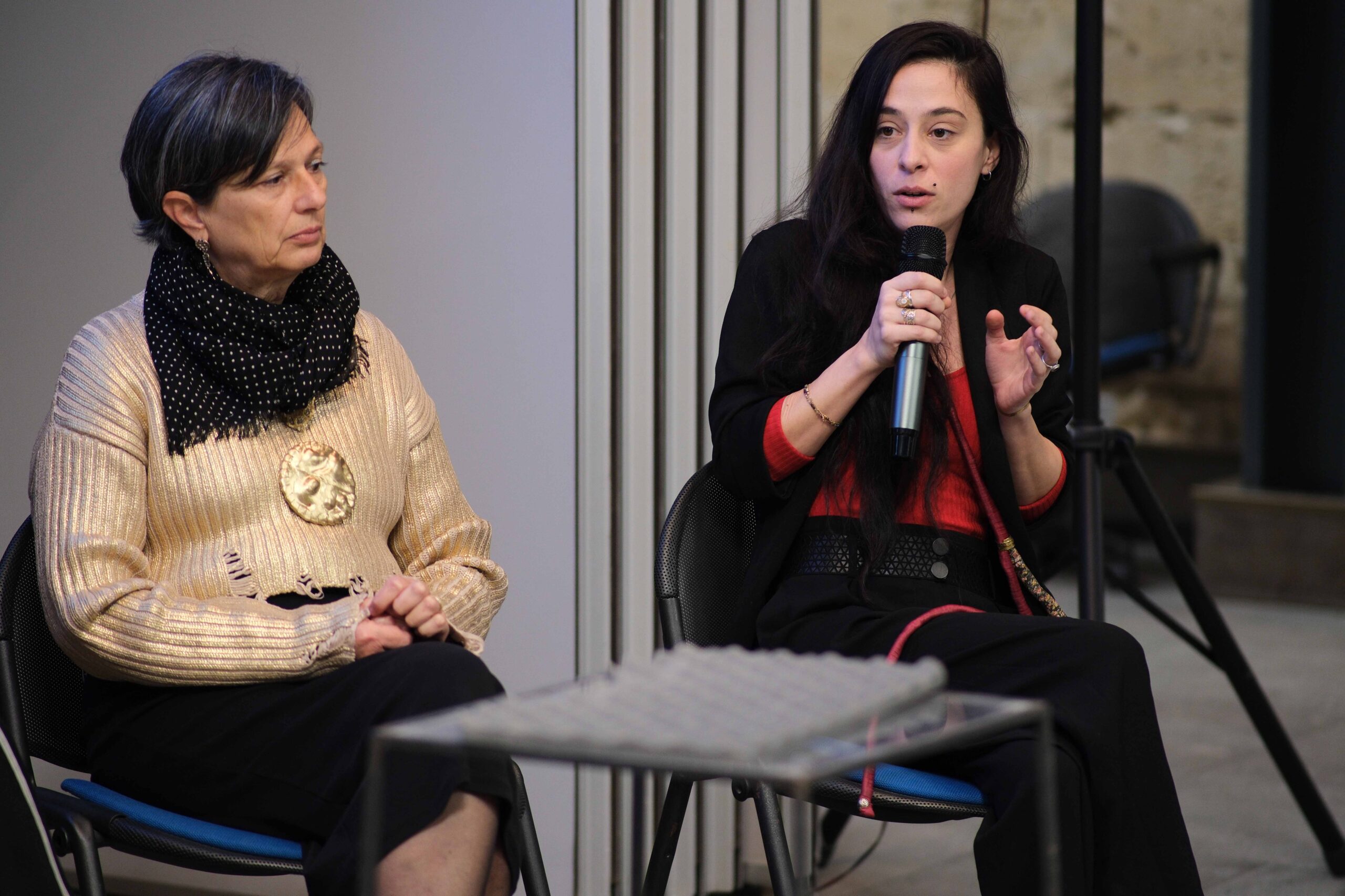 Chiara Manca talking about her curator experience - Photo: Antonello Casu